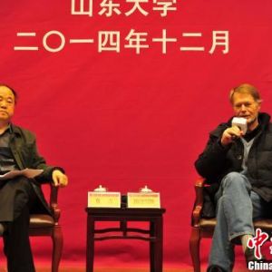 莫言呼吁“恢复文学的本质”