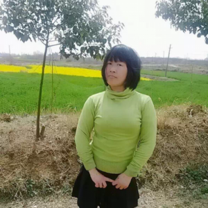 脑瘫诗人余秀华走红 一个下午可以写五六首诗