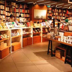 仅有“情怀”留不住实体书店
